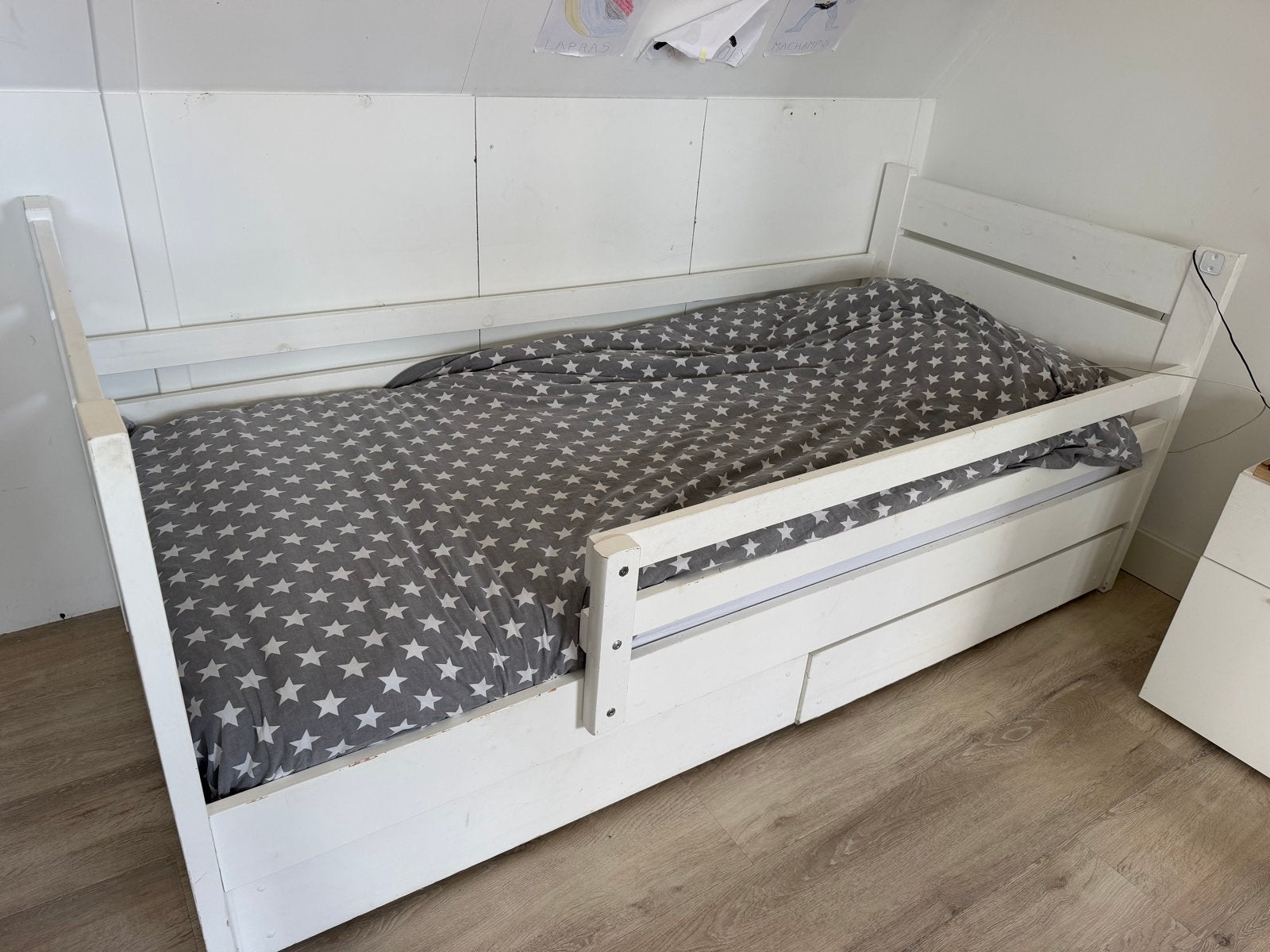 Eenpersoons bed, wit hout, inclusief lattenbodem en 2 lades, Ophalen, Gebruikt, 90 cm, Eenpersoons