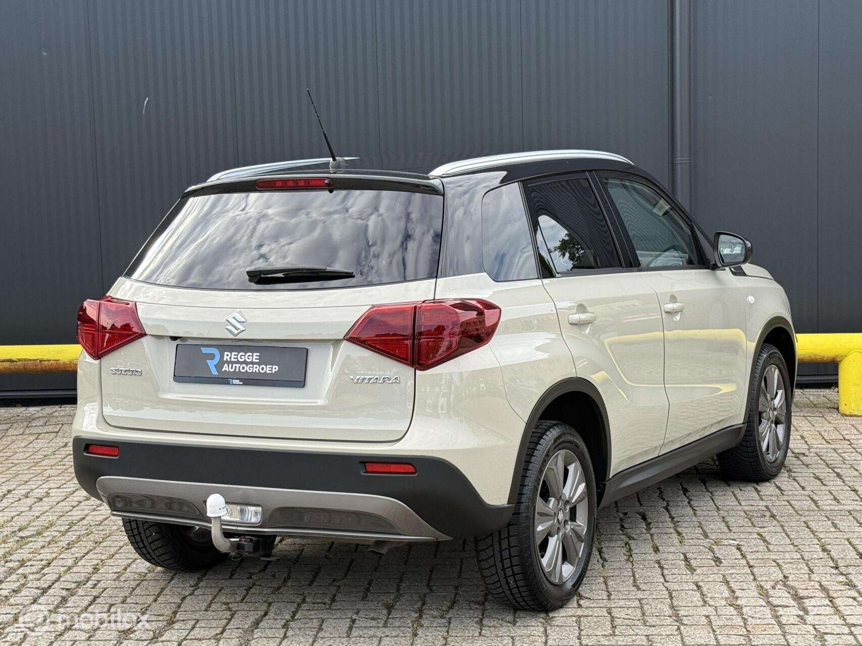 Suzuki Vitara 1.0 Boosterjet Stijl TREKHAAK | NIEUWSTAAT, Voorwielaandrijving, Automatische klimaatregeling, Gebruikt, Euro 6