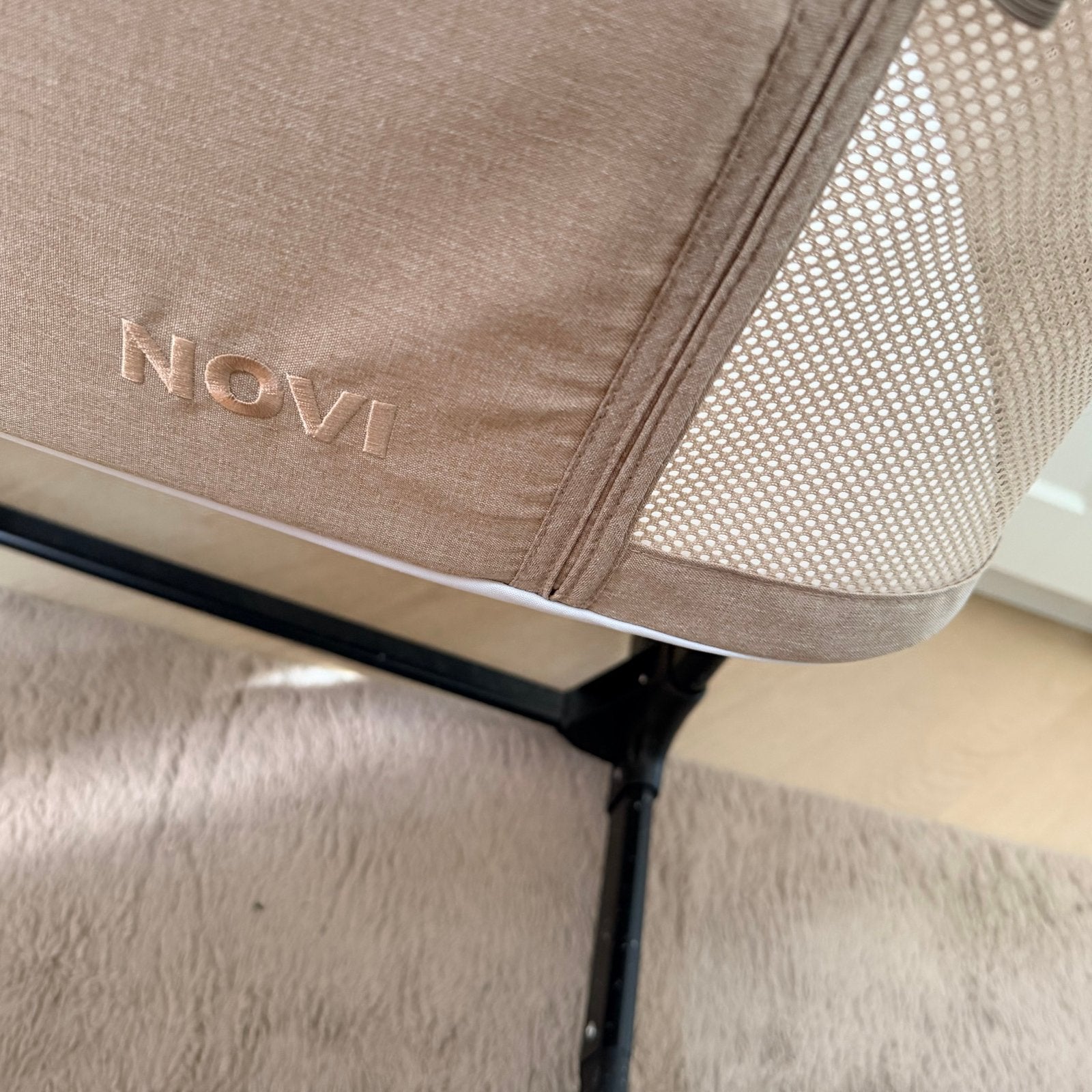 Novi Co-Sleeper/Wieg - Zo goed als nieuw, Ophalen of Verzenden, Zo goed als nieuw, Wieg