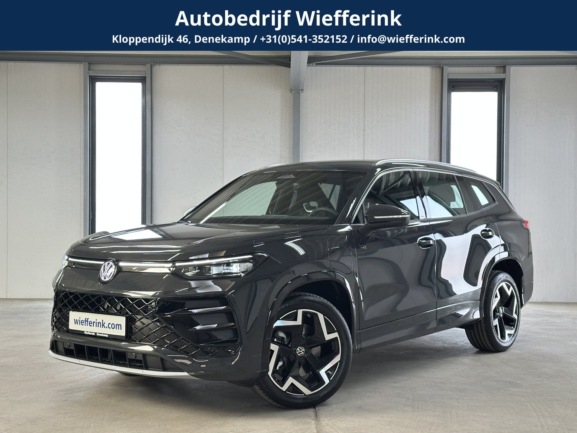 Volkswagen Tayron 1.5 eHybrid R-Line | Trekhaak-pakket | Nav, Auto's, 12 maanden, Zwart, 4 cilinders, Leder en Stof