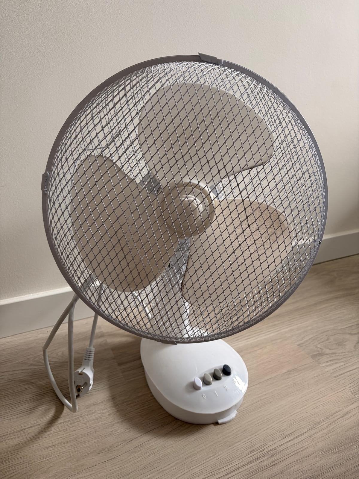 3x Tafelventilator 23cm, Witgoed en Apparatuur, Ventilatoren, Ophalen, Gebruikt, Tafelventilator