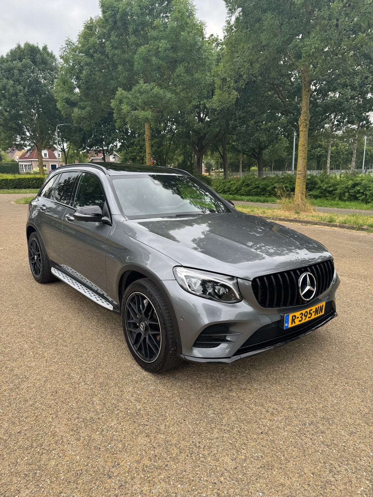 Mercedes-Benz GLC 350 e Plug-in Hybrid 327pk 4MATIC, Auto's, Automaat, Zwart, 4 cilinders, 2000 kg