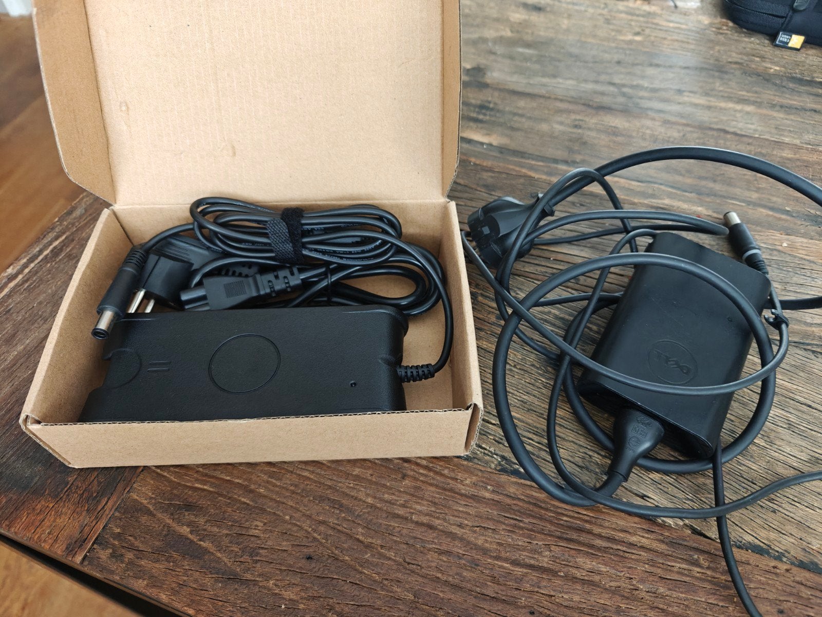 Voedingsadapter voor Dell Inspiron M301Z, Ophalen of Verzenden, Zo goed als nieuw, Dell