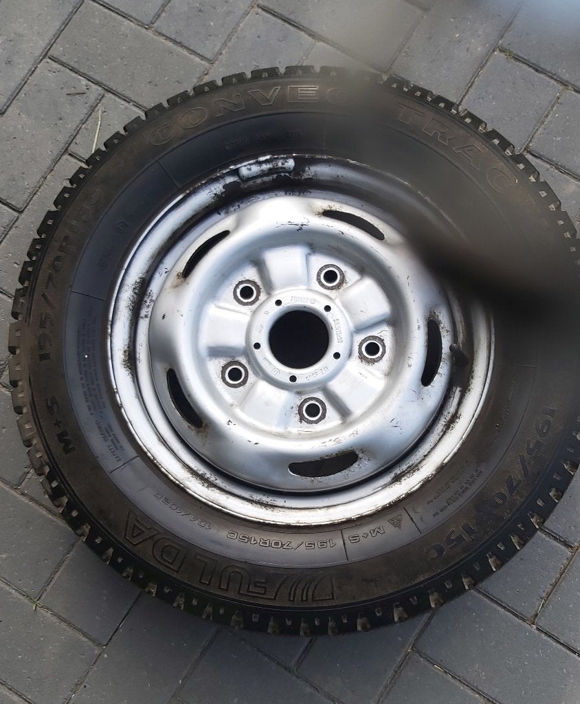2 autobanden 195/70 R15C all season, Ophalen, Gebruikt