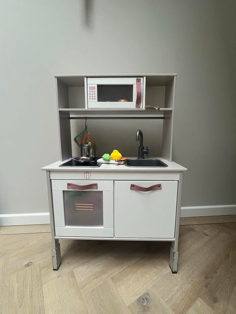 Gepimpte Ikea Speelgoedkeuken met accessoires, Kinderen en Baby's, Speelgoed | Educatief en Creatief, Ophalen, Gebruikt, Knutselen