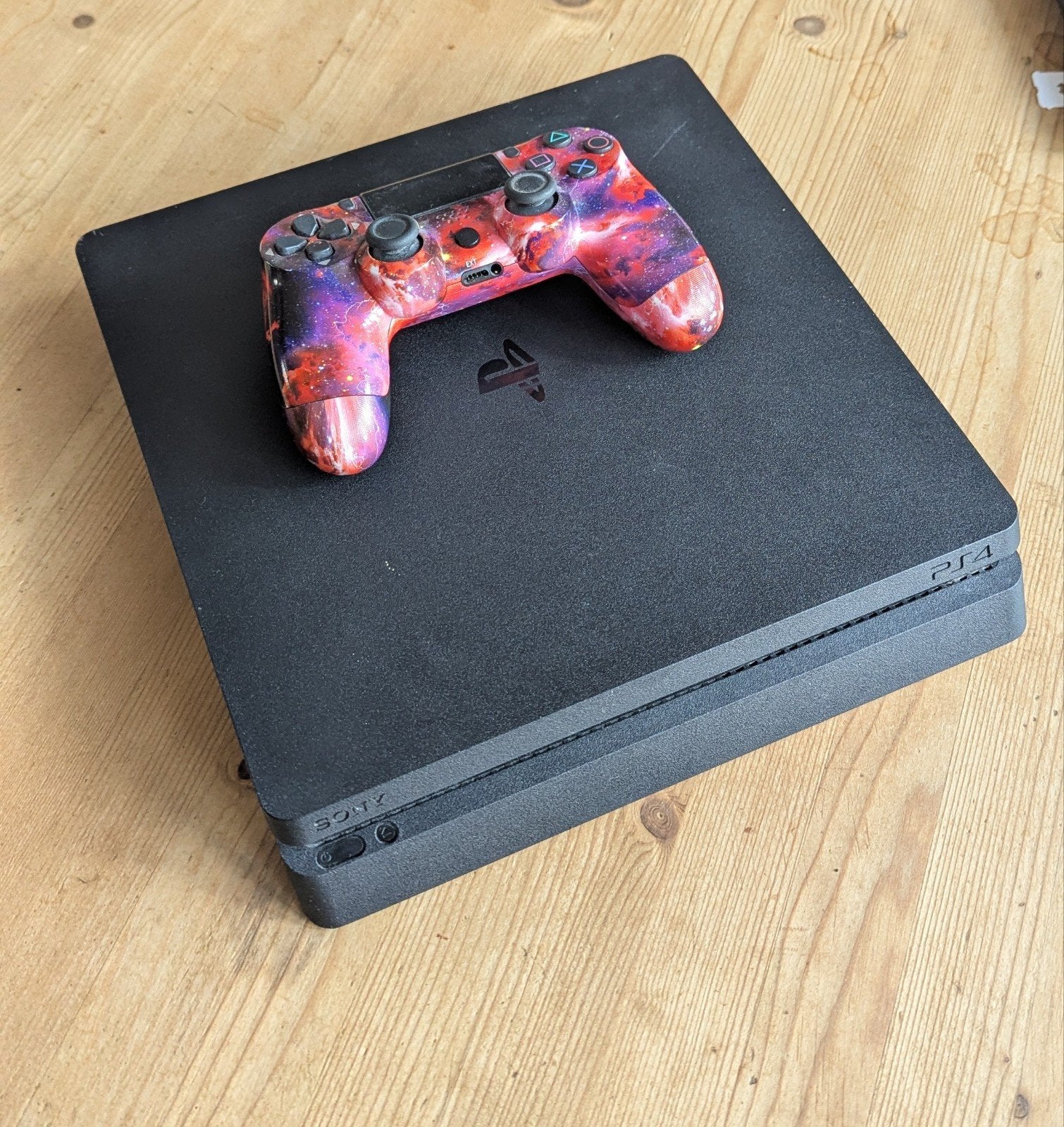 Complete PlayStation 4 Slim  + Unieke Galaxy Co, Ophalen of Verzenden, Gebruikt, Met 1 controller, Slim