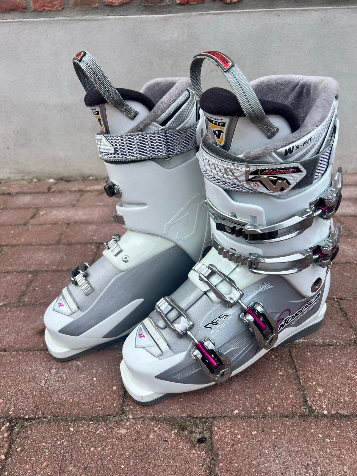 Nordica Ski Schoenen - Dames - Zo goed als nieuw, Ophalen, 160 tot 180 cm, Schoenen, Zo goed als nieuw