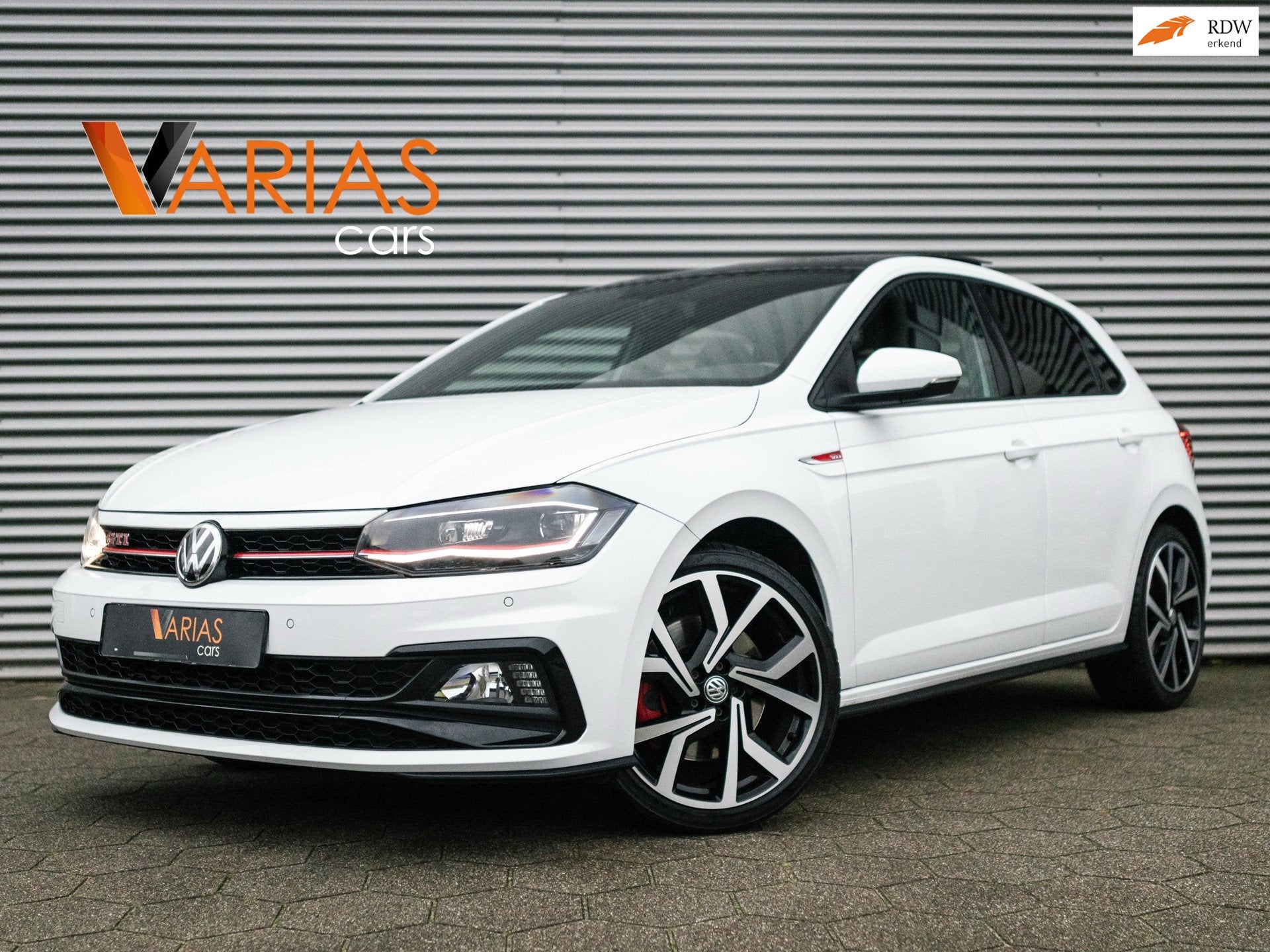 Volkswagen Polo 2.0 TSI GTI Pano Beats Navi Cruise Keyless, Auto's, Volkswagen, Stof, Gebruikt, Zwart, 1984 cc