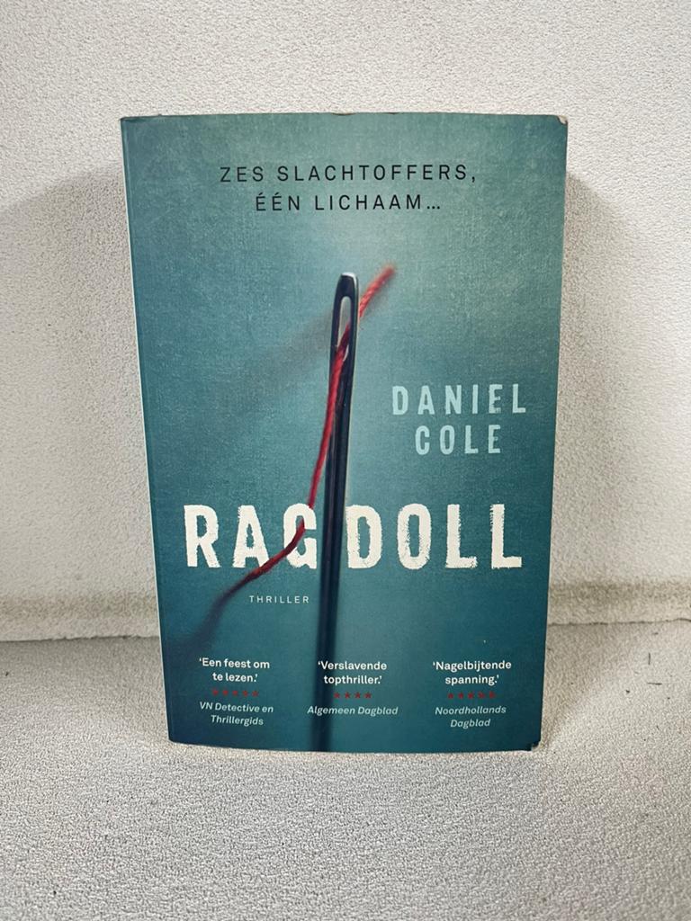 Daniel Cole - Ragdoll, Ophalen of Verzenden, Zo goed als nieuw, Nederland, Daniel Cole