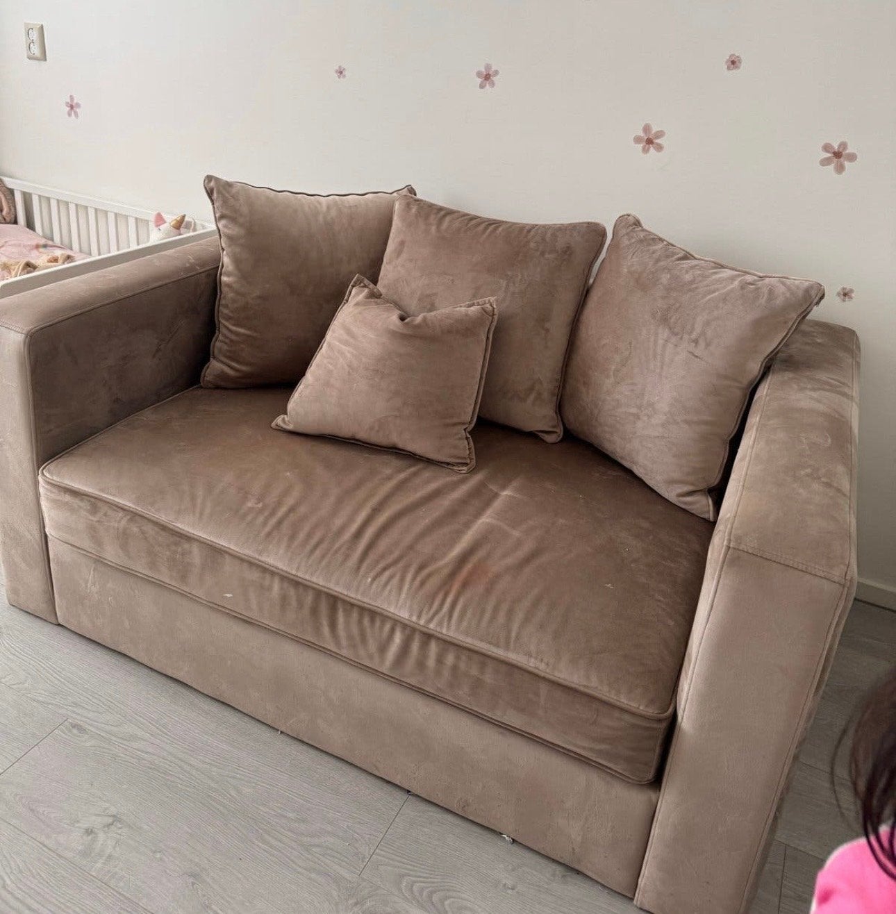 Comfortabele tweepersoonsbank in beige stof, Ophalen, Gebruikt, 150 tot 200 cm, Tweepersoons
