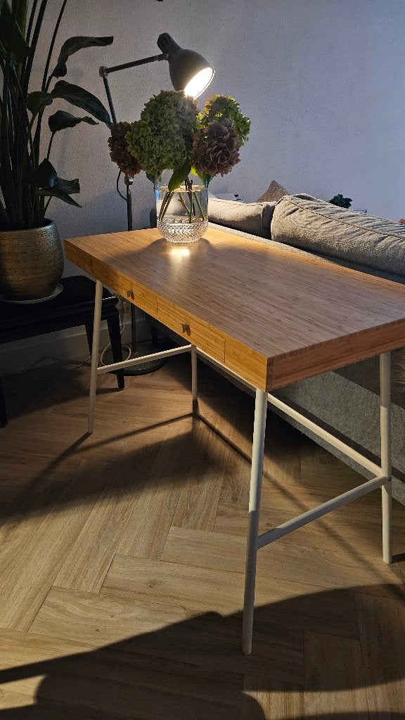 Foto 4 van Bureau hout ikea 102 x 49