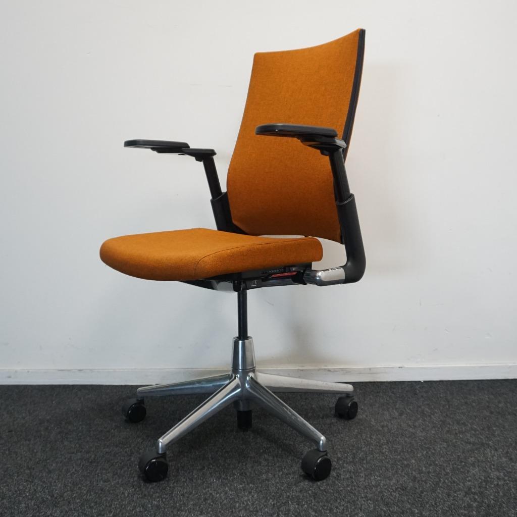 Ahrend 2020 Extra Verta bureaustoel Oranje/ Zwart Hoge Rug