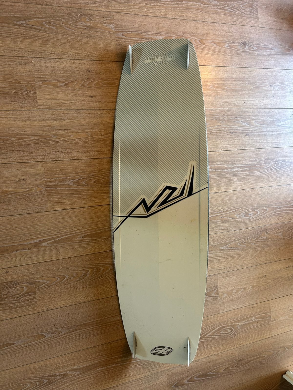 F-One Trax Kiteboard met bindingen, Ophalen, Gebruikt, Board en Schoenen