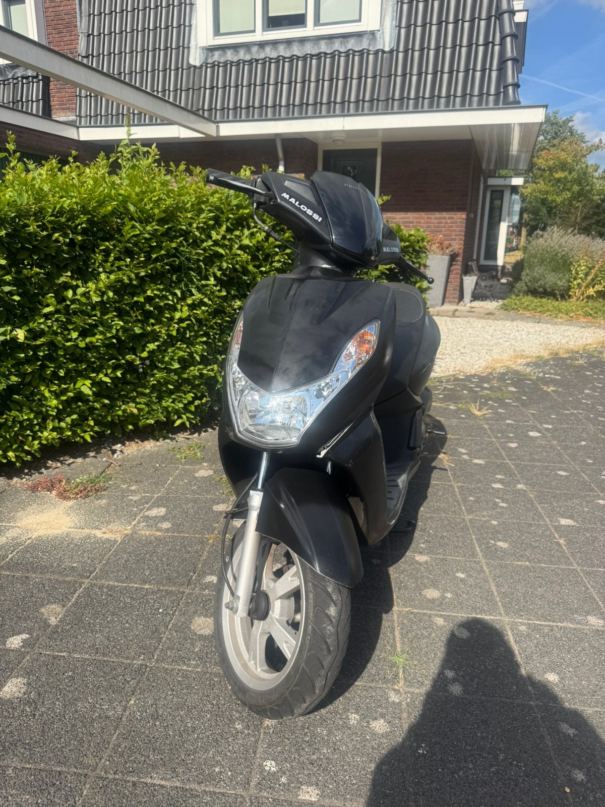 Peugeot Kisbee 2011 opknapper inc nieuwe kappenset - Malossi, Fietsen en Brommers, Scooters | Peugeot, Ophalen, Gebruikt, Overige modellen