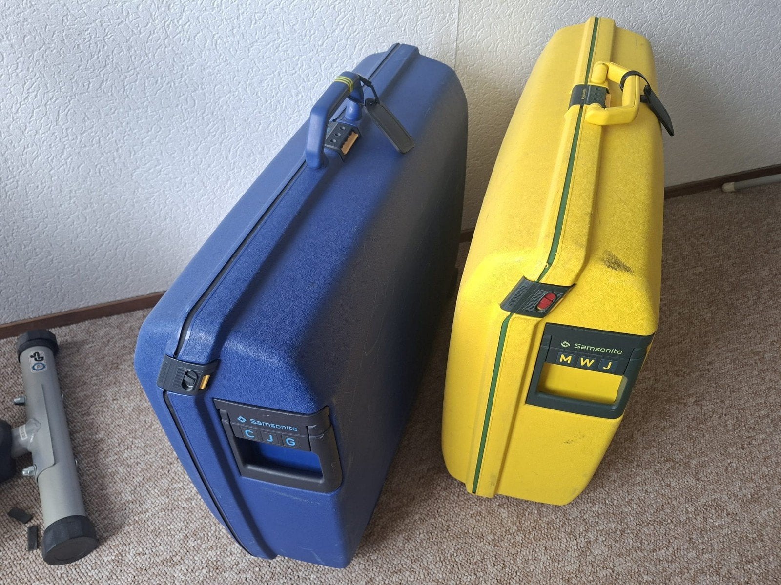 Samsonite koffers - set van 2 (geel en blauw), Sieraden, Tassen en Uiterlijk, Ophalen, Gebruikt, Hard kunststof, Slot