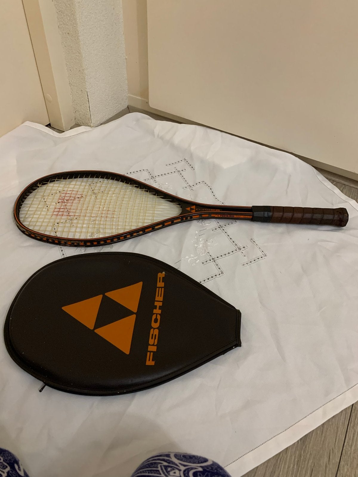 Fischer Tennisracket met Hoes - Goede Staat, Sport en Fitness, Tennis, Gebruikt, L4, Racket, Ophalen