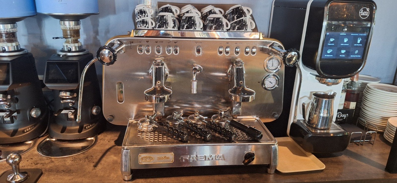 Faema E61 Jubilé Espresso Apparaat - Professioneel, Stoompijpje, Gebruikt, Espresso apparaat, 10 kopjes of meer