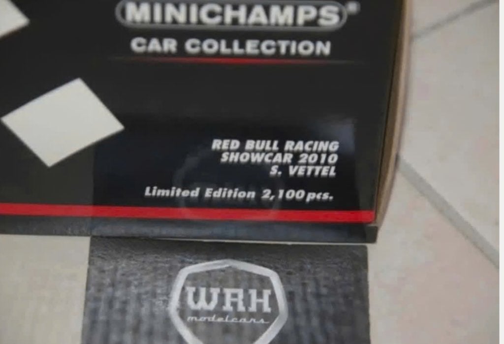 F1 RED BULL RACING SHOWCAR VETTEL 2010 Minichamps 1:18 WRH, Hobby en Vrije tijd, Modelauto's | 1:18, Verzenden, Zo goed als nieuw