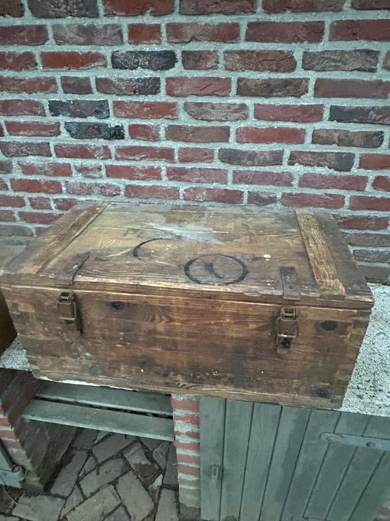 2 grote kisten, Verzamelen, Militaria | Tweede Wereldoorlog, Ophalen, Nederland