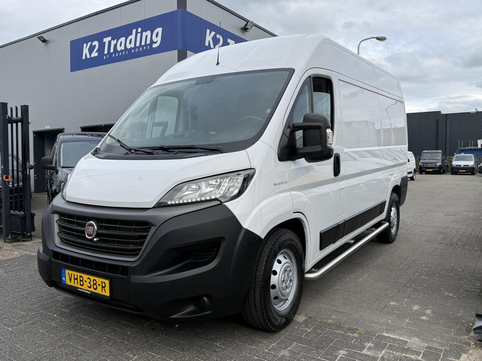 Fiat Ducato 33 2.3 MultiJet L2H2 AUTOMAAT EURO-6 CAMERA NAVI, Auto's, Stof, Gebruikt, Euro 6, 2500 kg