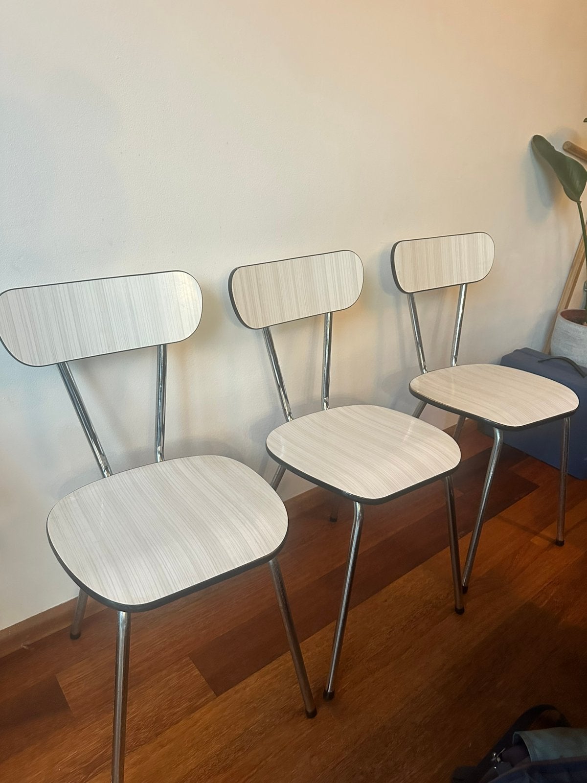 Formica Stoeltjes 3x Witte uitvoering, Ophalen, Zo goed als nieuw, Wit, Twee