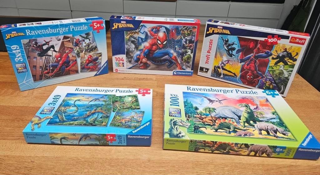 5 complete jongenspuzzels: Dinosaurus & Spiderman (5-6 jaar), Ophalen of Verzenden, Meer dan 50 stukjes, Zo goed als nieuw, 4 tot 6 jaar