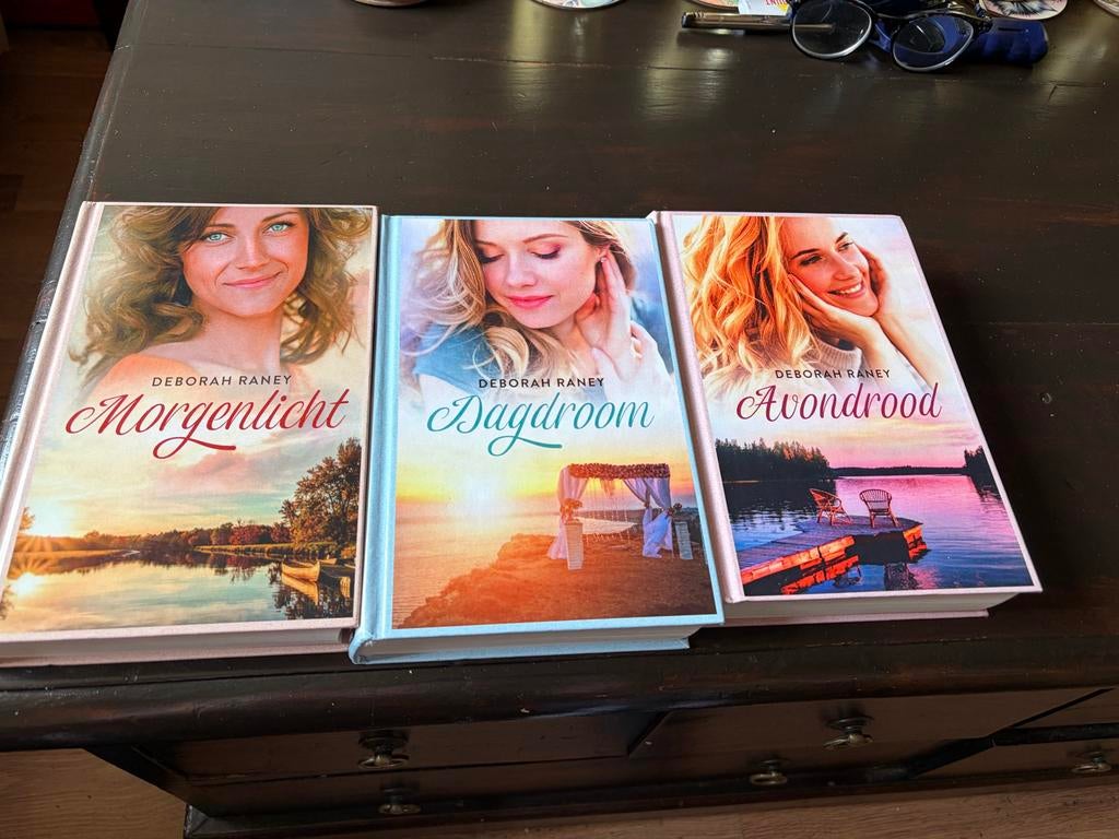 Debora Raney - serie : De drie zussen deel 1/2/3, Boeken, Romans, Ophalen of Verzenden, Zo goed als nieuw