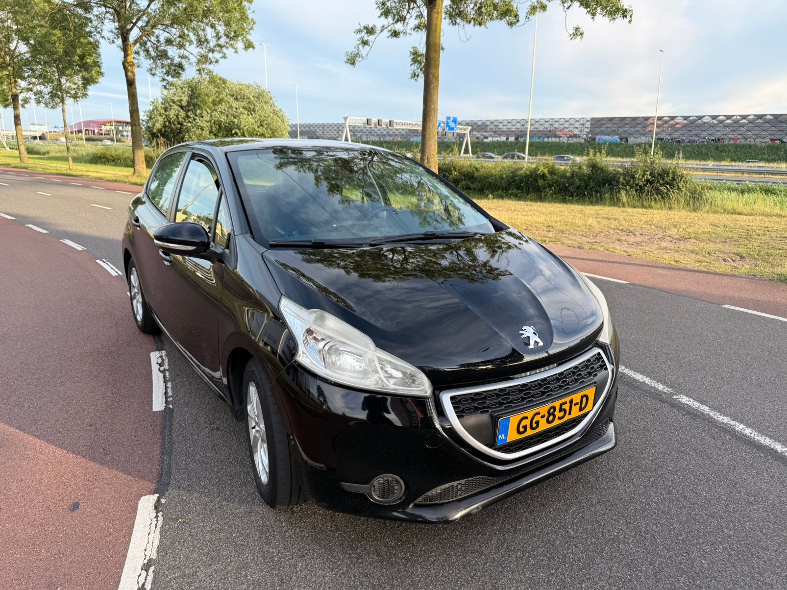 Peugeot 208 1.0 VTI 50KW/68PK 5-D 2014 Zwart/ RECENT APK, Auto's, Voorwielaandrijving, 450 kg, 31 €/maand, Particulier