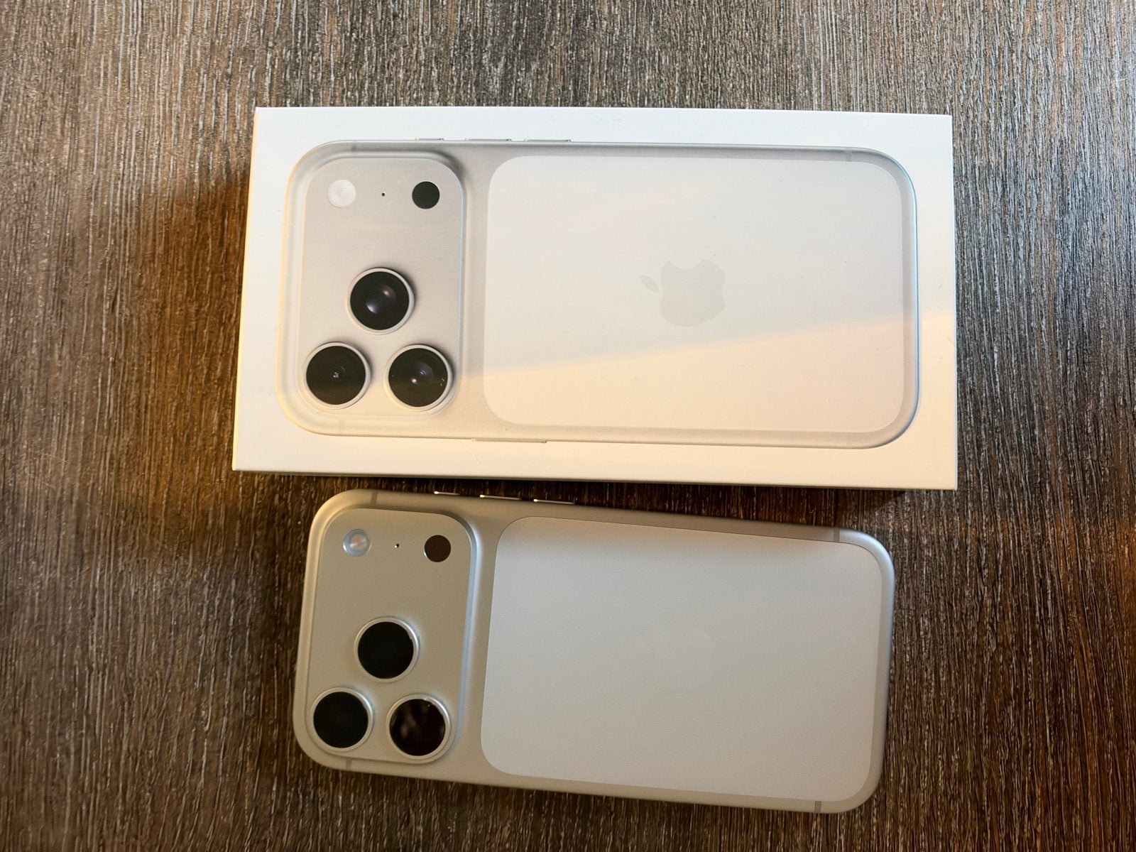 iPhone 17 Pro 512GB Zilver met Pitaka hoes, Telecommunicatie, 512 GB, Ophalen of Verzenden, Zo goed als nieuw, Zonder simlock