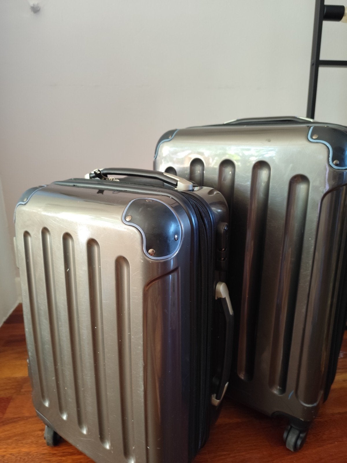 Set van 2 Imex koffers - Handbagage en Middelgroot, Gebruikt, Hard kunststof, 35 tot 45 cm, Wieltjes