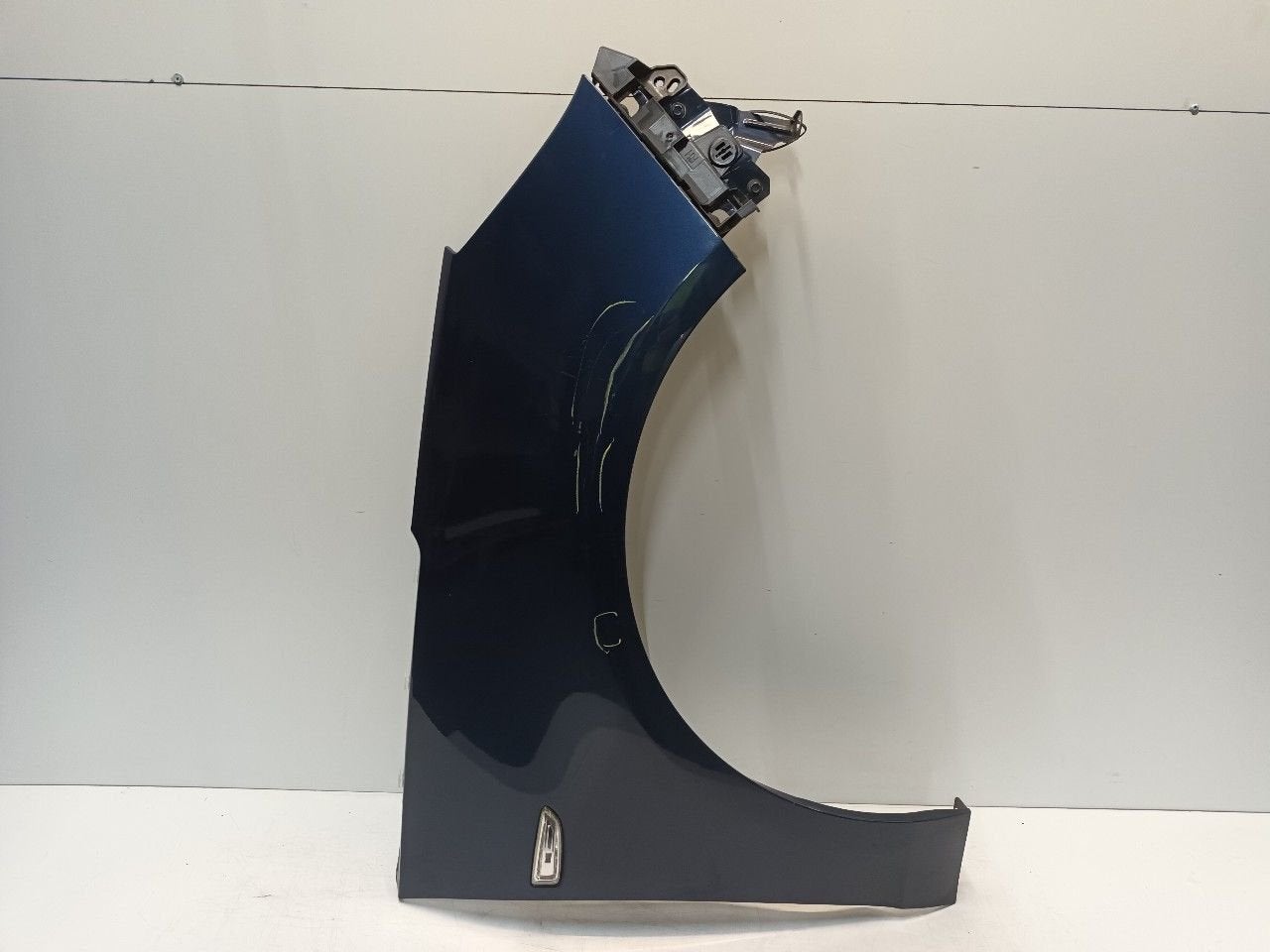 Voorscherm rechts Opel Zafira, Auto-onderdelen, Onderdelen@venauto.nl, Van der Ven Autorecycling B.V., Gebruikt, Ettenseweg 76, 4706 PB Roosendaal, The Netherlands