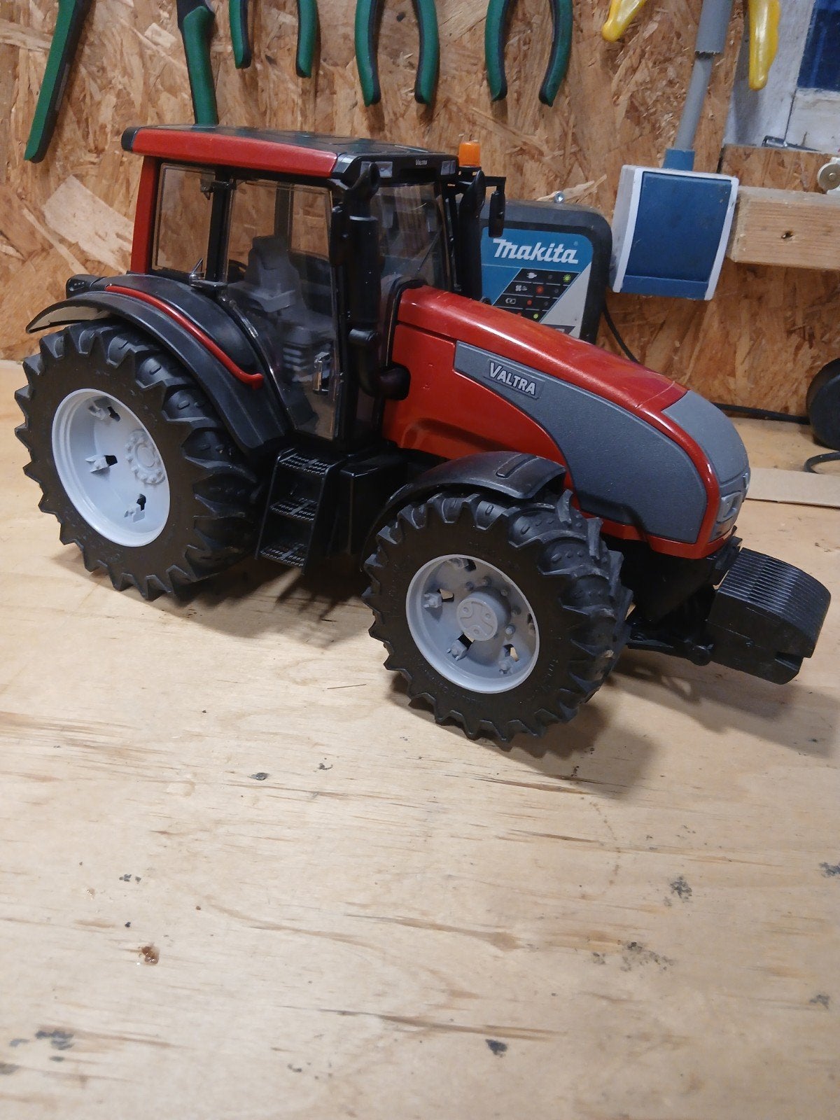 valtra t 191, Hobby en Vrije tijd, Ophalen of Verzenden, Nieuw, Tractor of Landbouw, Overige merken
