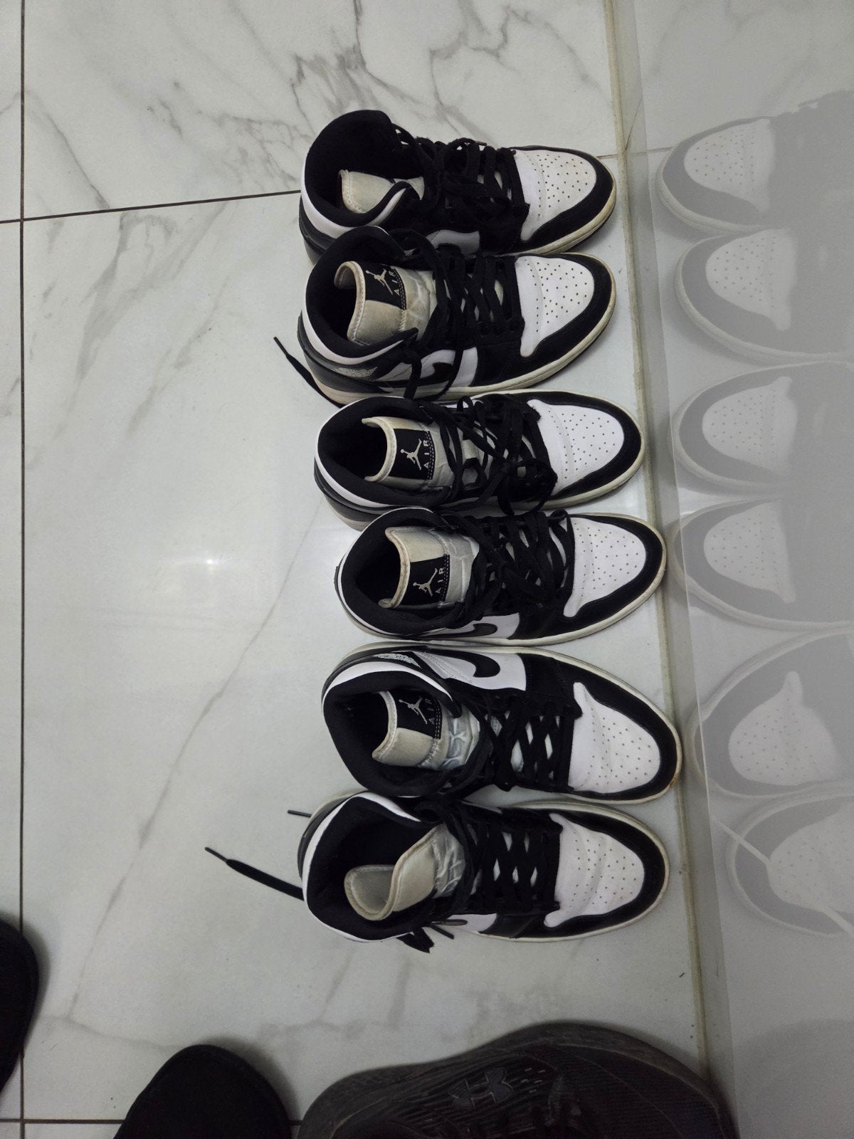 Nike Jordans - Zwart/Wit - Maten 37.5 en 40, Kleding | Heren, Nike Jordan, Zwart, Ophalen of Verzenden, Sneakers of Gympen