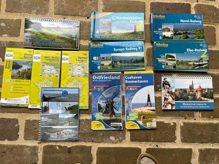 Diverse fietsboekjes, Boeken, Reisgidsen, Overige merken, Fiets- of Wandelgids, Europa, Ophalen of Verzenden