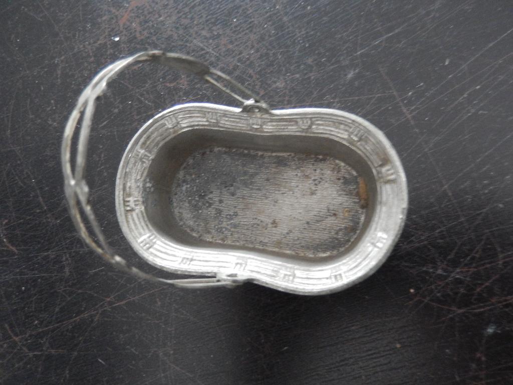 Zilverkleurig mandje en tasje, Ophalen, Gebruikt