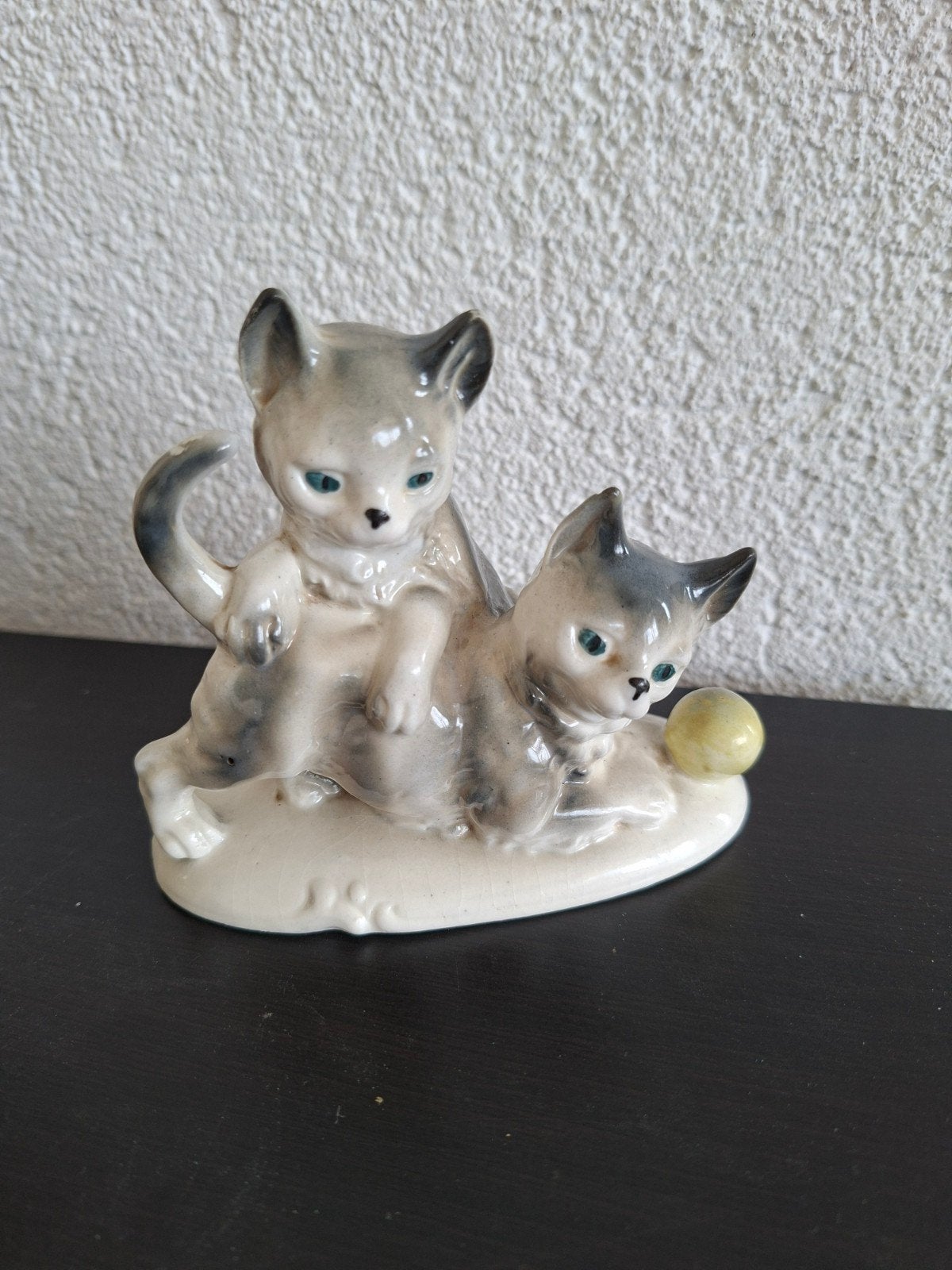 Twee kittens met bal, Ophalen of Verzenden