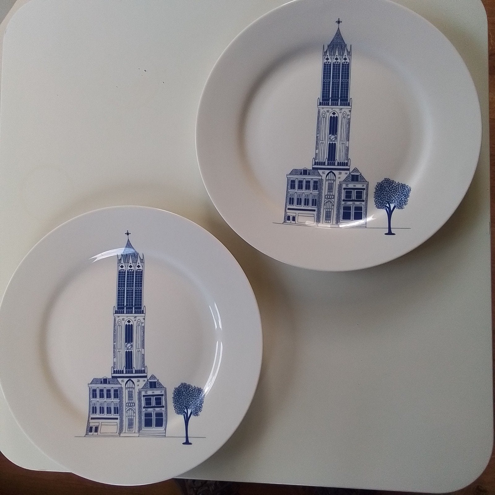 2 Dom borden uit Utrecht, Antiek en Kunst, Ophalen