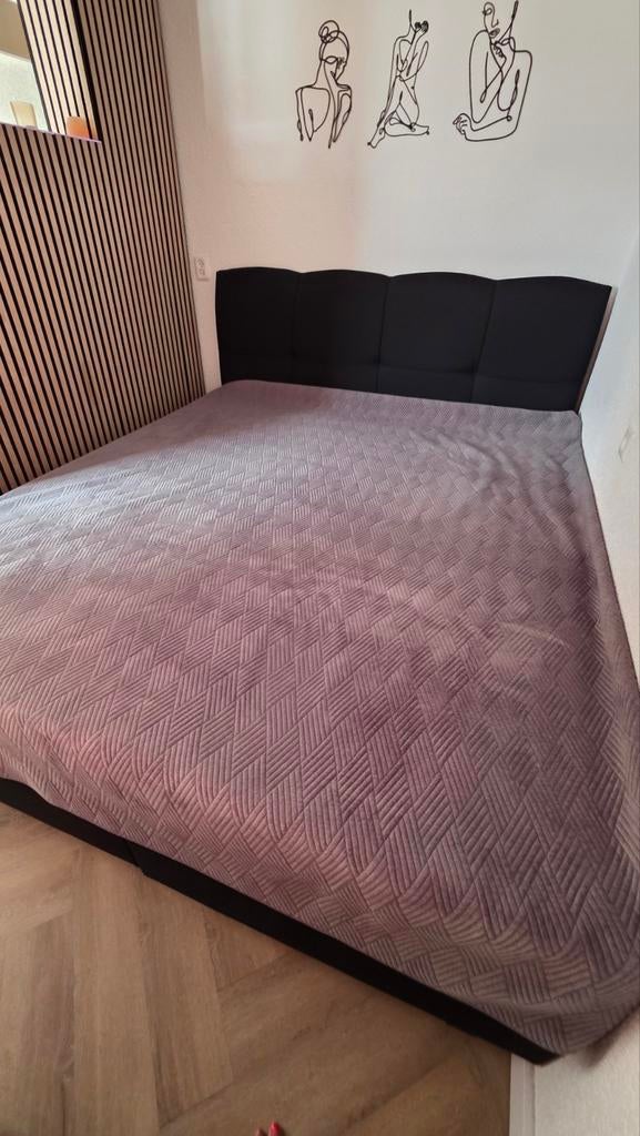 Boxspring 180x200 cm, zo goed als nieuw, inclusief hoofdbord, Ophalen