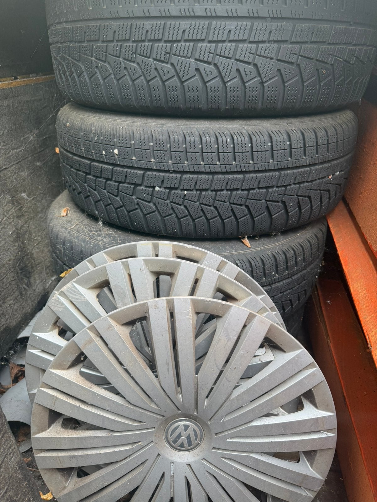 15’’ Volkswagen Polo velg + HANKOOK winterbanden, Auto-onderdelen, 15 inch, Banden en Velgen, 185 mm, Winterbanden
