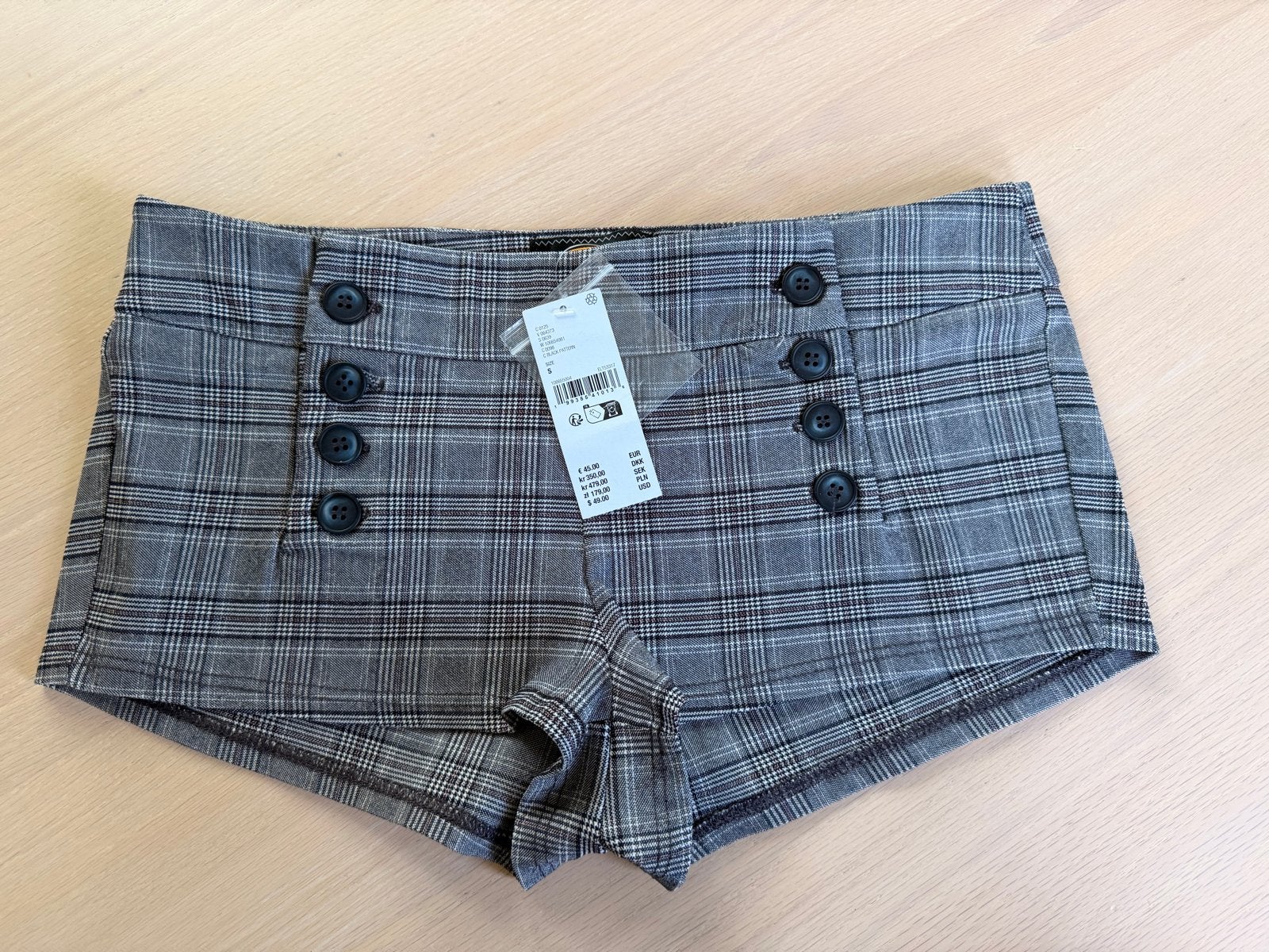 Urban Outfitters Geruite Hotpants met Knopen. Nieuw, Kort, Nieuw, Ophalen of Verzenden, Maat 36 (S)