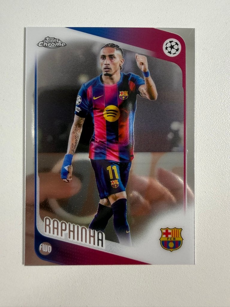 97 Raphinha Topps Chrome 2025-26, Ophalen of Verzenden, Nieuw, Buitenlandse clubs, Poster, Plaatje of Sticker