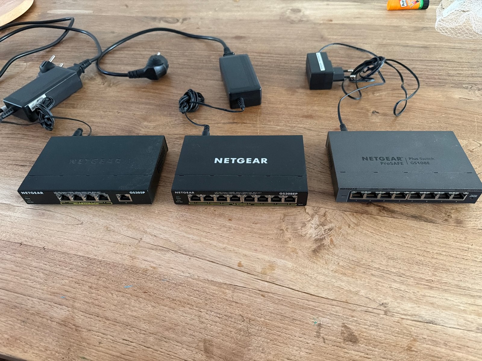 Netgear (PoE) Switches: GS305P, GS308EP, GS108E(v3) - Set, Computers en Software, Netwerk switches, Ophalen, Gebruikt