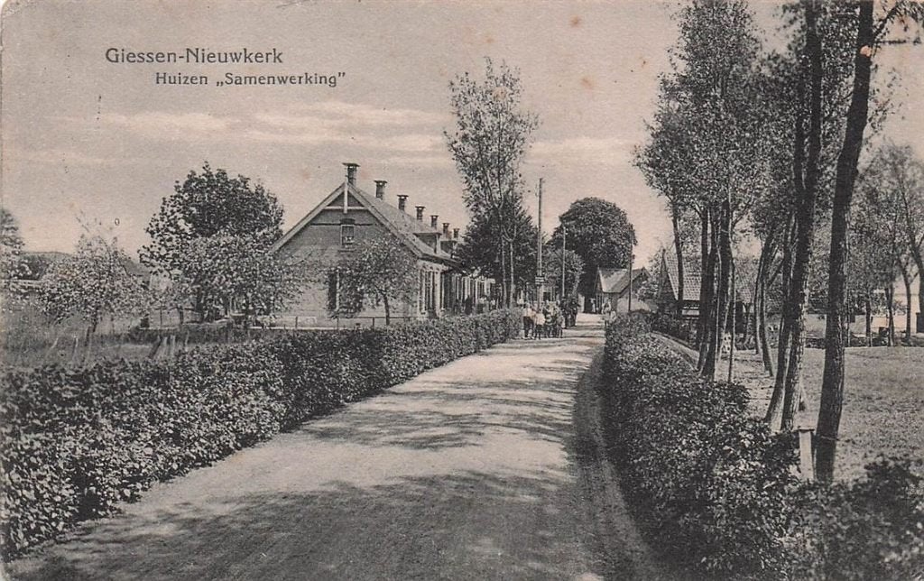 702-418-021 Giessen Nieuwkerk Huizen Samenwerking, Verzamelen, Ansichtkaarten | Nederland, Verzenden, Voor 1920, Zuid-Holland