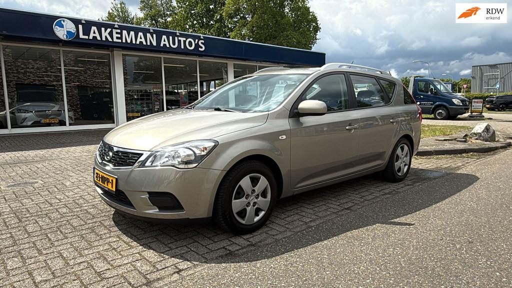 Kia Cee'd 1.4 CVVT X-tra Station Pioneer Navi Huurkoop Inrui, Auto's, Voorwielaandrijving, Euro 5, Gebruikt, 1396 cc