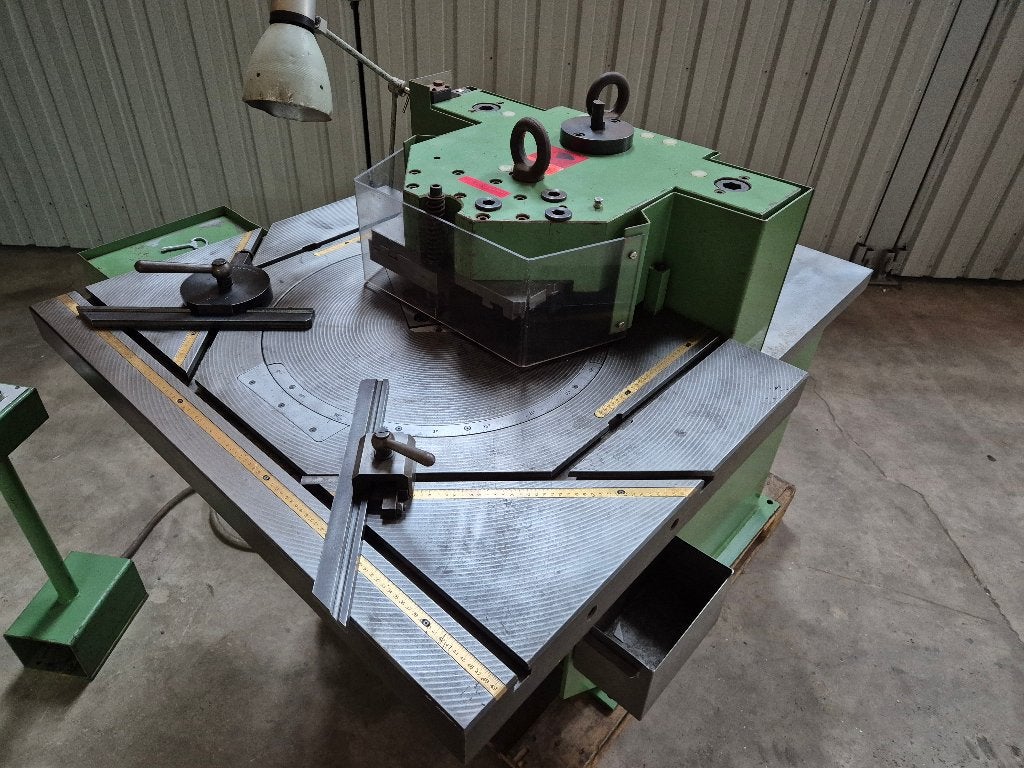 Uithoek machine Boschert K30-120