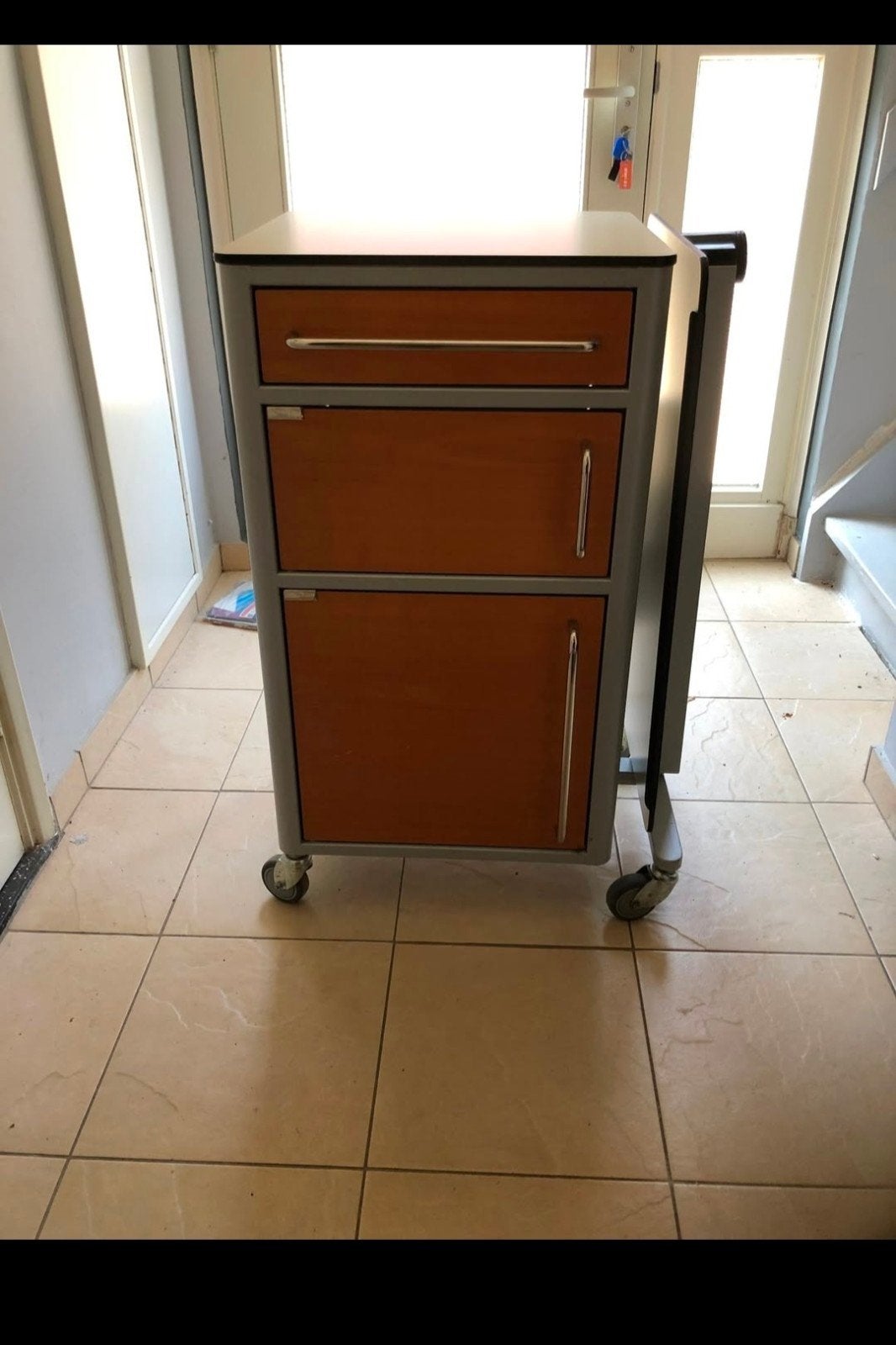 Ziekenhuis kastje, Ophalen, Zo goed als nieuw, 70 tot 120 cm