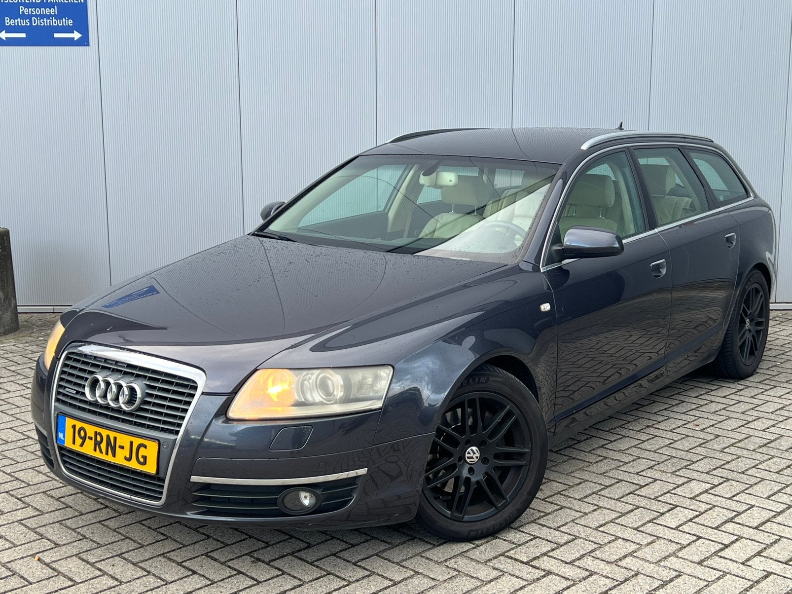 Luxe Goedrijdende Audi A6 3.2 V6 FSI Quattro 4X4 256PK/APK!, Auto's, Beige, 1715 kg, Vierwielaandrijving, 256 pk