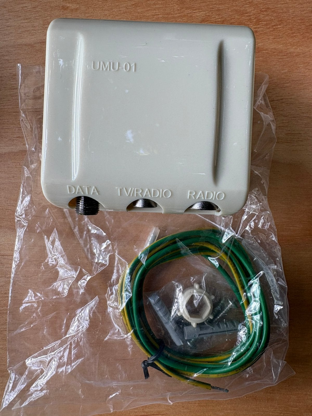 Coax Wandcontactdoos Tratec + Technetix Splitter, Ophalen of Verzenden, Zo goed als nieuw, Overige merken, Overige typen
