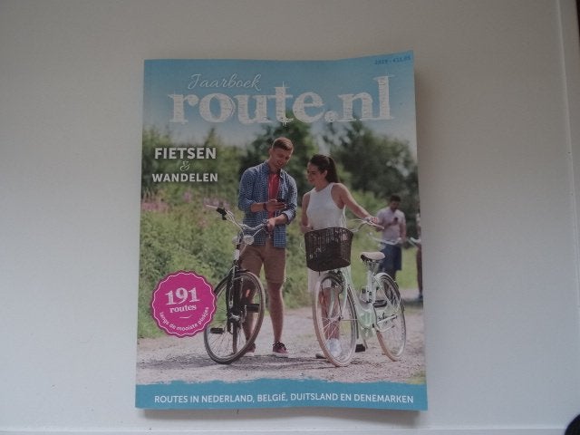 Routenl wandelgids , fietsgids Nederland, Duitsland, Belgie, Boeken, Overige merken, Europa, Ophalen of Verzenden, Zo goed als nieuw