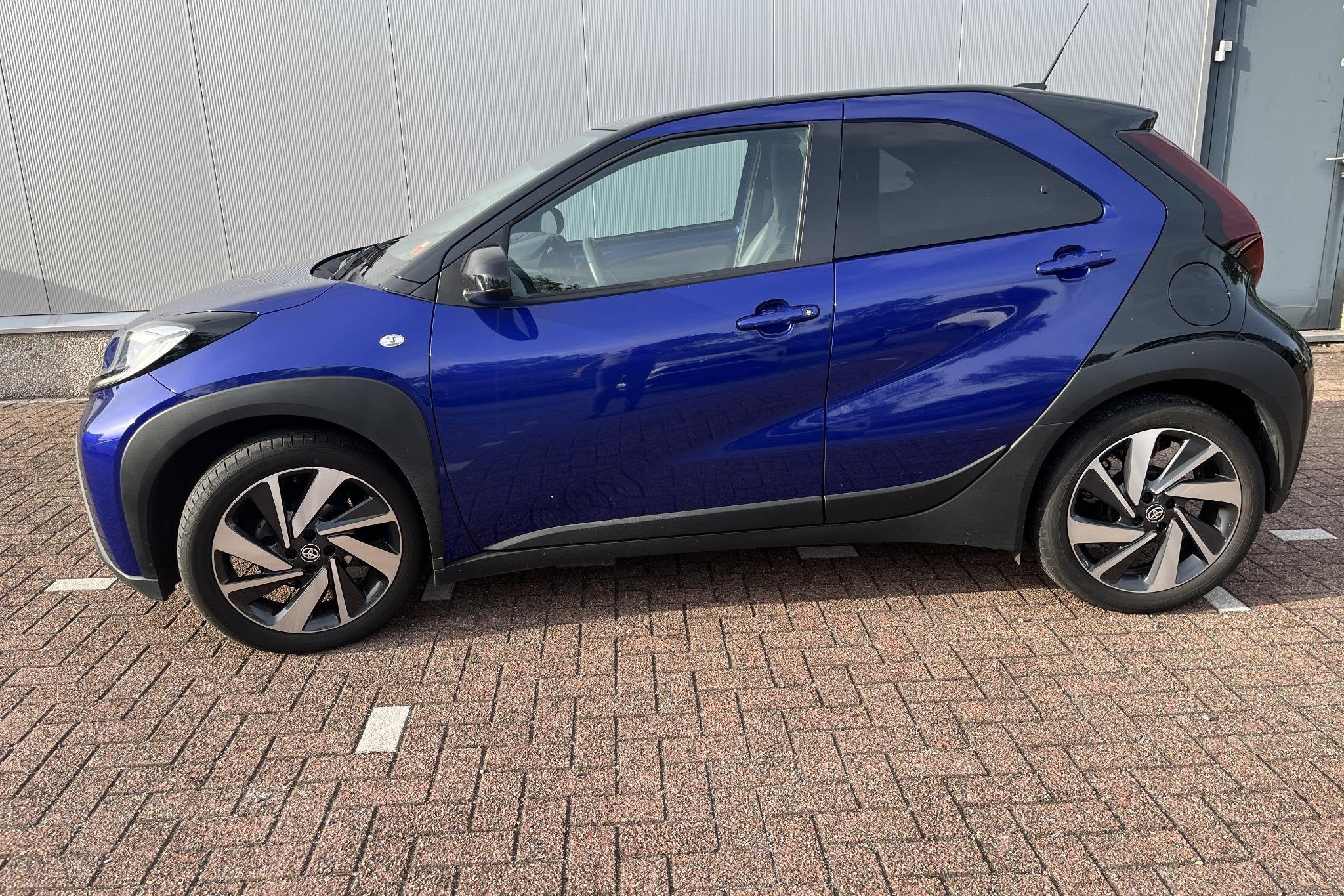 Toyota Aygo X 1.0 VVT-i MT Envy / Fietsendragerbeugel / JBL, Auto's, Toyota, Gebruikt, Leder en Stof, Origineel Nederlands, 3 cilinders